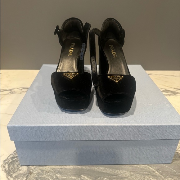 Velvet Prada platform sandals - Picture 4 of 6